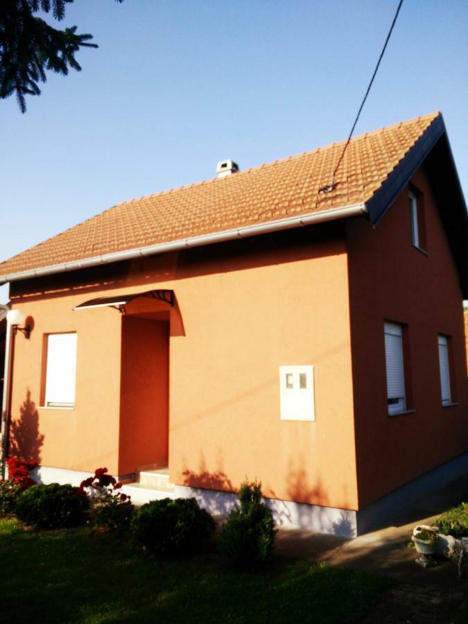Kuca Za Odmor Mirni Kutak 武科瓦尔 外观 照片